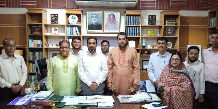 জেলা প্রশাসকের সাথে চট্রগ্রাম রিপোর্টার্স ইউনিটি সিআরইউ”র নেতৃবৃন্দের সৌজন্য সাক্ষাৎ