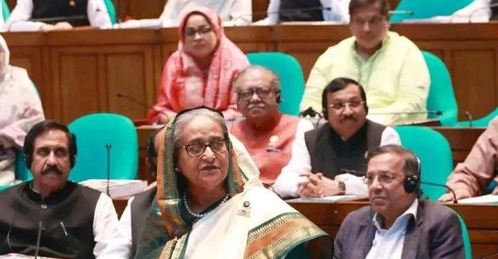 জাতীয় সংসদের ৫০ বছর পূর্তি উপলক্ষে প্রধানমন্ত্রীর আনীত প্রস্তাব সংসদে গৃহীত