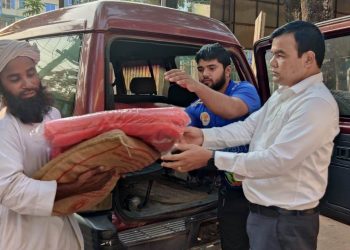 অগ্নিকাণ্ডে ক্ষতিগ্রস্ত ৪ পরিবারের পাশে দাঁড়ালেন শরীয়তপুর সদর ইউএনও