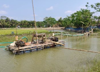 বালু উত্তোলনের অভিযোগদিয়ে বিপাকে কৃষক পরিবার ঘরছাড়া পুরুষেরা, নারীরা নির্যাতনের শ্বীকার