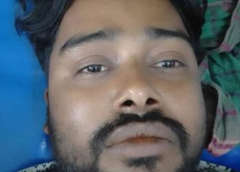 কালিগঞ্জে বোমা হামলায় যুবক আহত