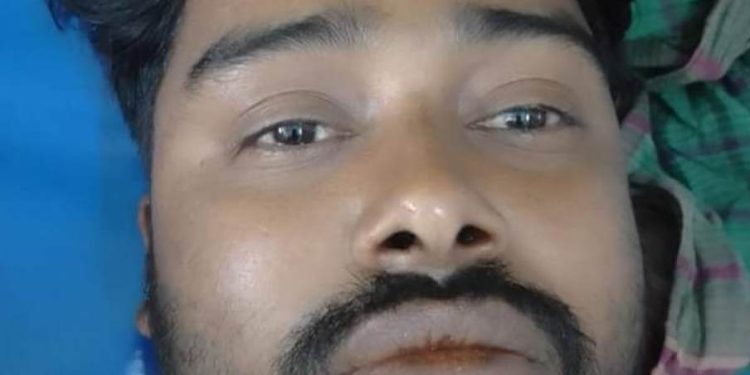 কালিগঞ্জে বোমা হামলায় যুবক আহত