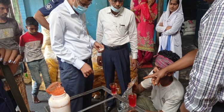 সৈয়দপুরে খাদ্য উৎপাদনকারী দুই প্রতিষ্ঠানের ৫০ হাজার টাকা জরিমানা