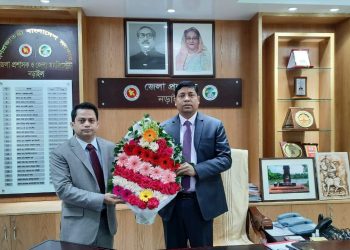 নবাগত জেলা প্রশাসক আশফাকুল হক চৌধুরীর নড়াইলে যোগদান