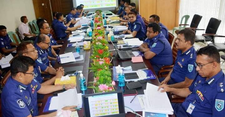 রংপুরর ডিআইজি’র সম্মেলন কক্ষে মাসিক অপরাধ পর্যালোচনা ও আইন শৃঙ্খলাসভা অনুষ্ঠিত