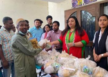 রাজশাহীতে ঈদ উপহার সামগ্রী বিতরণ