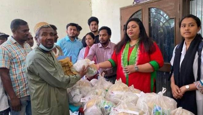 রাজশাহীতে ঈদ উপহার সামগ্রী বিতরণ