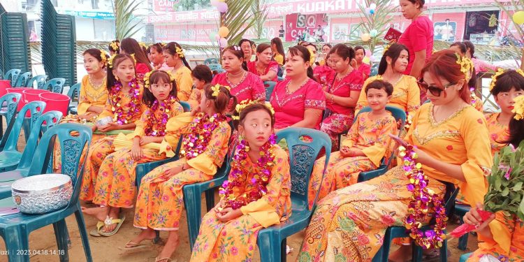 কুয়াকাটায় ঐতিহ্যবাহী জলকেলি সাংগ্রাই উৎসব অনুষ্ঠিত