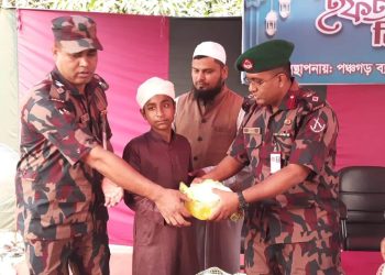 পঞ্চগড়ে বিজিবির উদ্যােগে এতিম ও দুস্থ্যরা পেল ইফতার ও রাতের খাবার