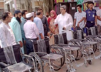 রাজশাহীর বাঘায় শারীরিক প্রতিবন্ধী চলাচলে অক্ষম ব্যক্তিদের মাঝে হুইল চেয়ার ও মেধাবী শিক্ষার্থীদের মাঝে ট‍্যাব বিতরণ অনুষ্ঠান 