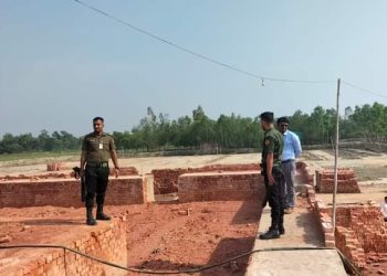 বাঁশখালীতে  ইট ভাটার অফিস সিলগালা