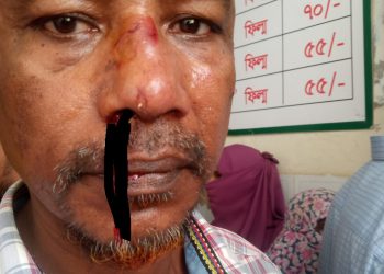 নরসিংদীতে ইউপি মেম্বার কর্তৃক প্রবাসীর বাড়ীর কেয়ার টেকারকে মারধর ও চাবি ছিনতাই 
