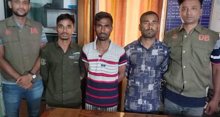 অভিনব কায়দায় স্বর্ণালংকার মেরামতের নামে প্রতারণা, আটক-৩