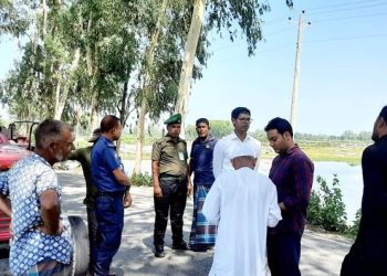 সেতু সংলগ্ন স্থানে বালু ও মাটি কেটে পাথর-বালু উত্তোলণের দায়ে তিন ব্যক্তির কারাদন্ড 