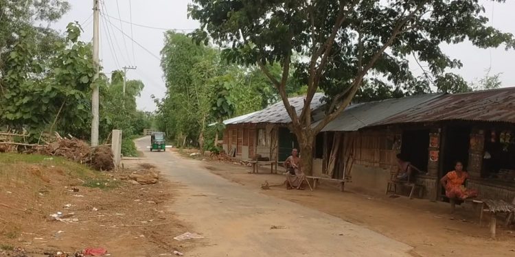 কাপ্তাইয়ের ডংনালা গ্রামে আধুনিক যুগেও নেটওয়ার্ক নেই