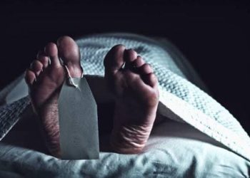 পটুয়াখালীতে মা’য়ের লাশ দাফন দিতে সন্তানদের বাঁধা