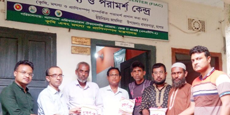 জামদিয়ায় ইউনিয়নে চলতি আমন মৌসুমের কৃষকদের মাঝে  ধান বীজ বিতরন