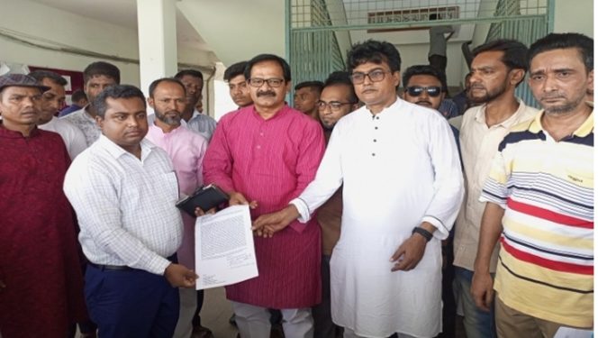 পরিবহন বাস চলাচলের দাবিতে পটুয়াখালীতে মানববন্ধন ও সংবাদ সম্মেলন