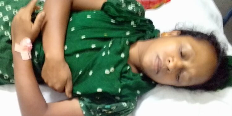 যশোরের ঝিকরগাছায় জমি-জমা নিয়ে দ্বন্দ্বের জেরে মহিলাকে পিটিয়ে জখম