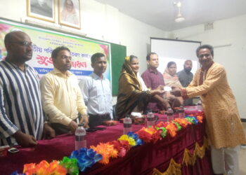 বগুড়ার সারিয়াকান্দিতে স্মার্ট জাতীয় পরিচয় পত্র বিতরণ কার্যক্রমের শুভ উদ্বোধন