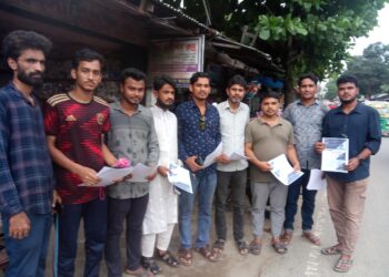 সেভ দ্য রোড বাঁশখালীর তৃতীয়  বারের মতো লিফলেট বিতরণ 