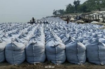 ভোলার মেঘনায় ভাঙন রোধে চলতি মাসেই শেষ হচ্ছে জিও ব্যাগ ডাম্পিং