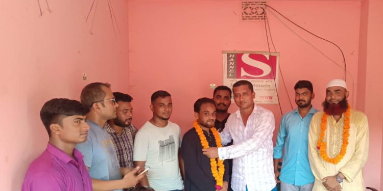 হাটিকুমরুল প্রেসক্লাবের কমিটি পূর্ণগঠন;পলাশ ভারপ্রাপ্ত সভাপতি ও জাকির সাধারণ সম্পাদক