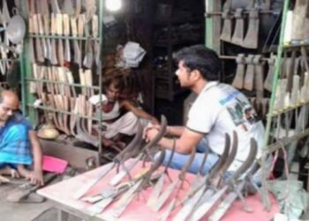 কুরবানিকে সামনে রেখে ব্যস্ত সময় পার করছে রংপুরের কামারা