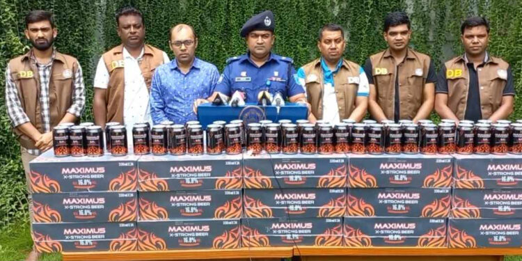 নরসিংদীতে জেলা গোয়েন্দা পুলিশের অভিযানে বিয়ার ও ইয়াবাসহ আটক ৩