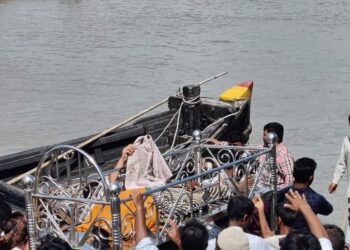 বাঁশখালীতে সাগরে মাছ ধরতে গিয়ে লাশ হয়ে ফিরলো রশিদ