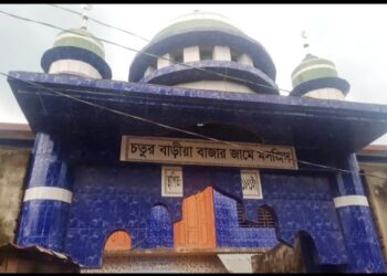 যশোরের বাঘারপাড়ায় মসজিদে জমি দান করে বিপাকে কৃষক পরিবার