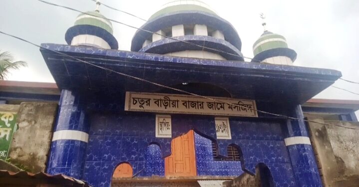 যশোরের বাঘারপাড়ায় মসজিদে জমি দান করে বিপাকে কৃষক পরিবার