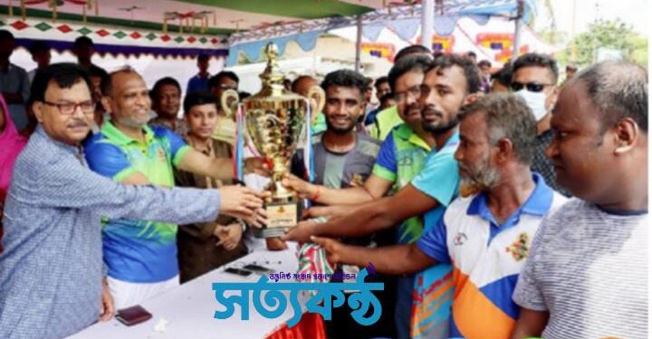 বাগমারায় বঙ্গবন্ধু জাতীয় গোল্ডকাপ টুর্নামেন্টের ফাইনাল অনুষ্ঠিত
