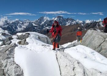 গরম বাড়লেও পাহাড়ের মাথায় বরফ জমে থাকে কেন?