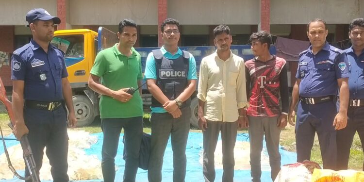 কাপ্তাইয়ে বিপুল পরিমাণ দেশীয় চৌলাই মদসহ গ্রেপ্তার ২