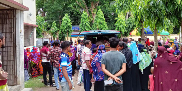 নড়াইলে তালগাছ কাটাকে কেন্দ্র করে ভাইকে কুপিয়ে হত্যার অভিযোগ