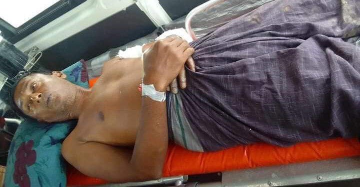 নড়াইলে লোহাগড়ায় বিএনপির সভাপতি কে কুপিয়ে আহত করেছে সন্ত্রাসীরা