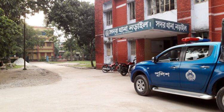 নড়াইলে ভটভটি উল্টে কিশোর চালক নিহত