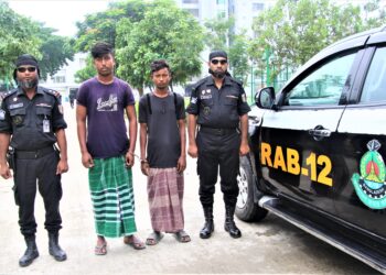 সিরাজগঞ্জে পর্ণোগ্রাফি মামলার এজহারভূক্ত ২ জন আসামীকে আটক করেছে র‌্যাব-১২