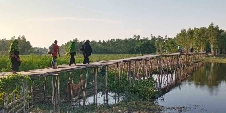 রংপুরের কাউনিয়ায় ৯ গ্রামের লক্ষাধিক মানুষের দুর্ভোগ চলমান—-