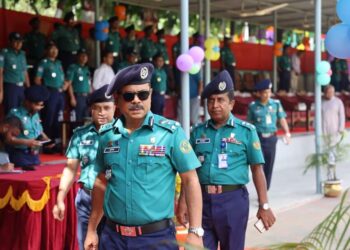 বাংলাদেশ পুলিশ ফুটবল চ্যাম্পিয়নশীপের উদ্বোধনী অনুষ্ঠানে সিএমপি কমিশনার