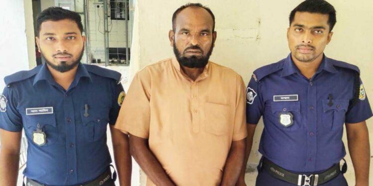 পর্নোগ্রাফী মামলায় আগৈলঝাড়ায় আওয়ামীলীগ নেতা শাহাদাত কাজী গ্রেফতার