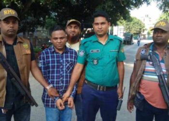 রাজশাহীতে ভারতীয় ভিসা করতে গিয়ে ভূয়া মেজর জেনারেল গ্রেফতার