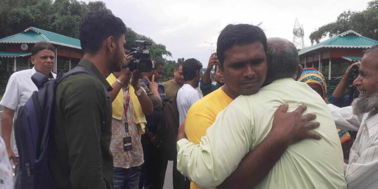 ২১ বছর পর ভারত থেকে বাংলাদেশে ফিরলেন মতিউর