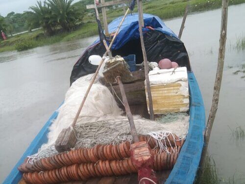 পটুয়াখালীতে নৌকা থেকে জেলের লাশ উদ্ধার