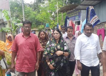 সৈয়দপুরে আধুনিক ডাস্টবিন নির্মাণ  উদ্বোধন করলেন পৌর মেয়র  