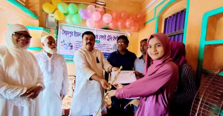 সৈয়দপুরে কম্পিউটার ও সেলাই প্রশিক্ষণে প্রশিক্ষণার্থীদের মাঝে সনদপত্র বিতরণ 