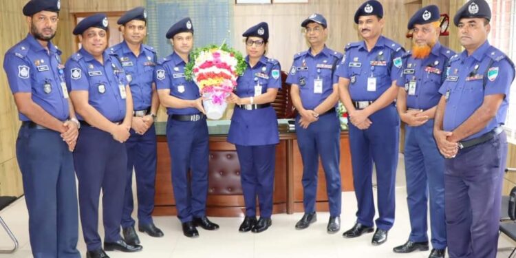 নড়াইল জেলার পুলিশ সুপার জনাব মোসাঃ সাদিরা খাতুন মহোদয়ের সফলতার এক বছর: সহকর্মীদের প্রাণঢালা শুভেচ্ছা ও অভিনন্দন