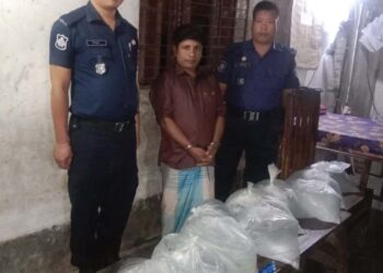 বাঁশখালীতে  ১০০ লিটার চোলাইমদ ও ১হাজার পিচ ইয়াবা ট্যাবলেটসহ গ্রেফতার ১ 