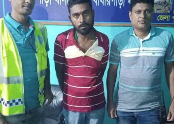 যশোরের বাঘারপাড়ায় মাদক কারবারি আটক